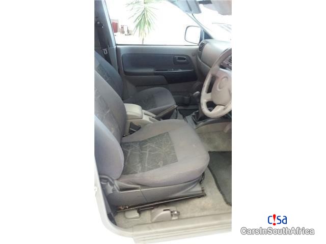 Isuzu KB300 Manual 2005 - image 7