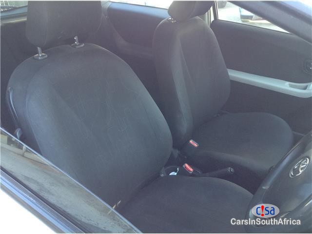 Toyota Yaris 1.0 T1 Manual 2010 in Western Cape - image