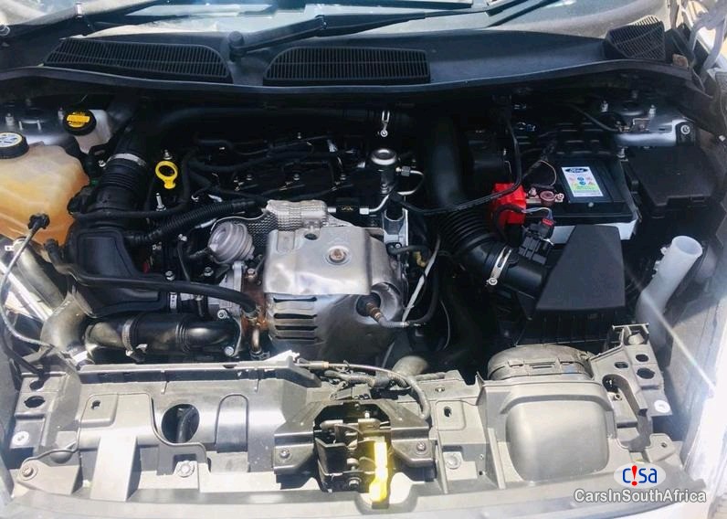 Ford Fiesta Manual 2017 - image 7