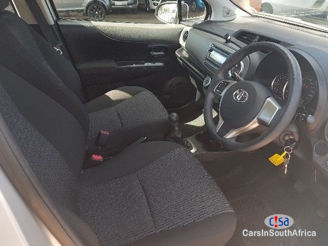 Toyota Yaris 1.0 Xs Manual 2014 - image 7
