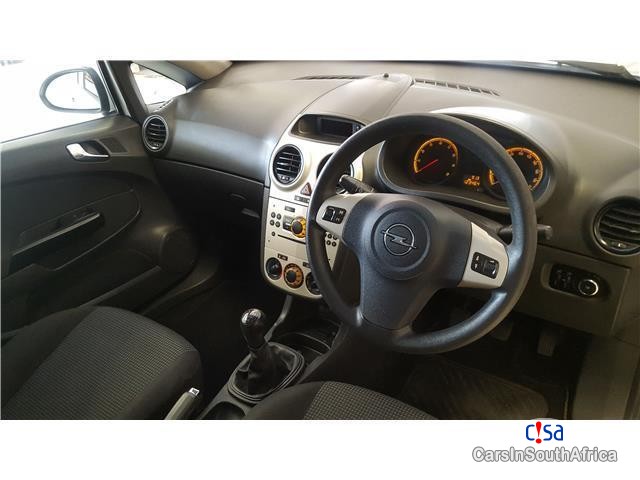 Opel Corsa 1.4 Essentia Manual 2010 - image 7