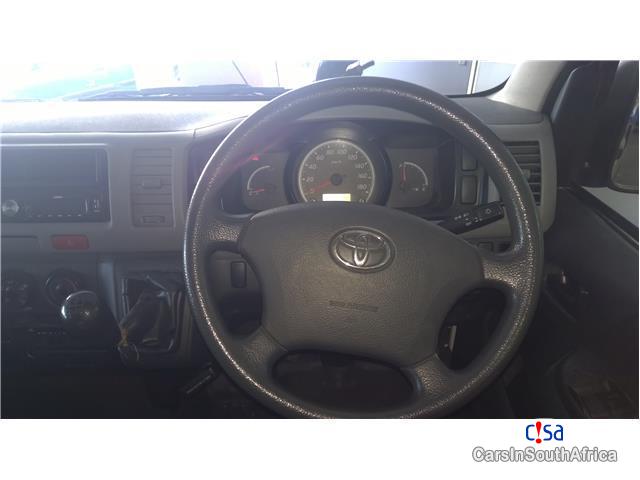 Toyota Quantum 2.5 D-4D Panelvan Manual 2013 - image 8