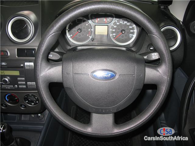Ford Ikon 1.6 Ambiente Manual 2014 in South Africa - image
