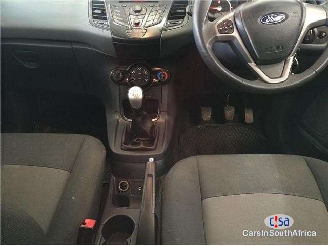 Ford Fiesta 1.4 Ambiente Manual 2010 - image 8
