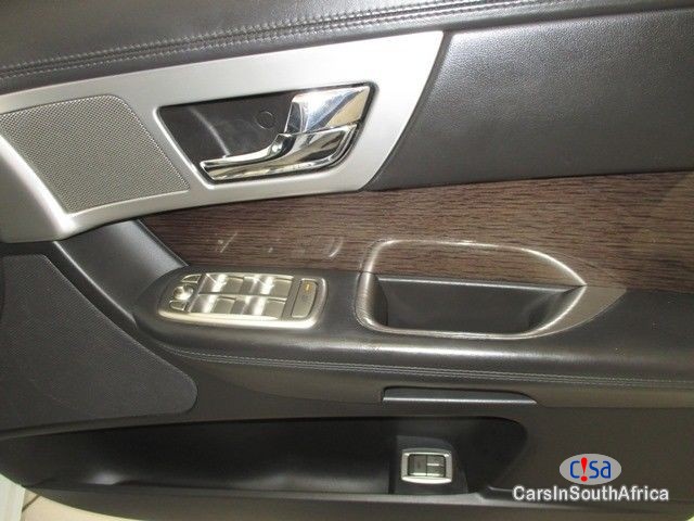 Jaguar XF Automatic 2011 - image 8