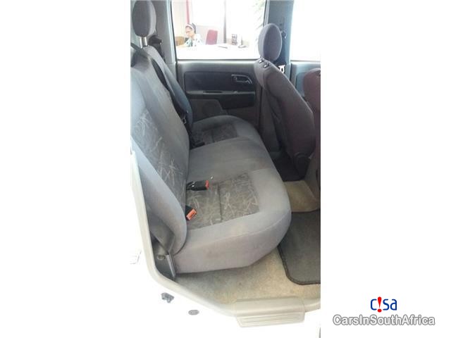 Isuzu KB300 Manual 2005 - image 8