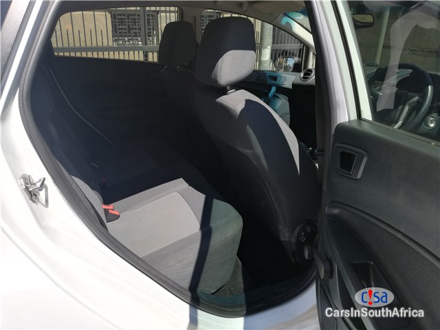 Ford Fiesta 1.4 Ambiente Manual 2012 - image 8