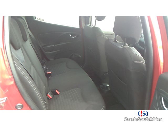 Renault Clio 4 1.2 Expression Turbo Manual 2015 - image 8