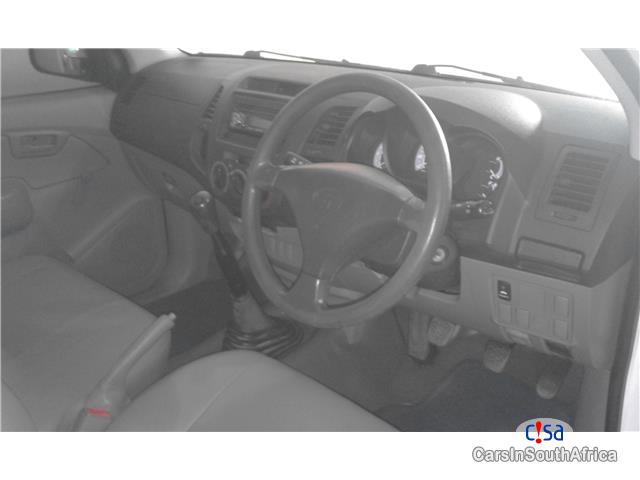 Toyota Hilux 2.0 VVT-i S/C LWB Manual 2011 - image 9