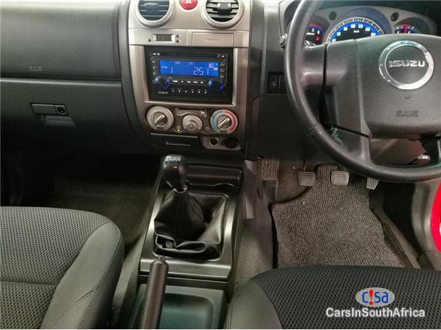 Isuzu KB300 TDi LX Manual 2008 - image 9