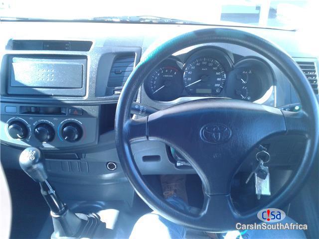Toyota Hilux 2.0 VVT-i Manual 2015 - image 9