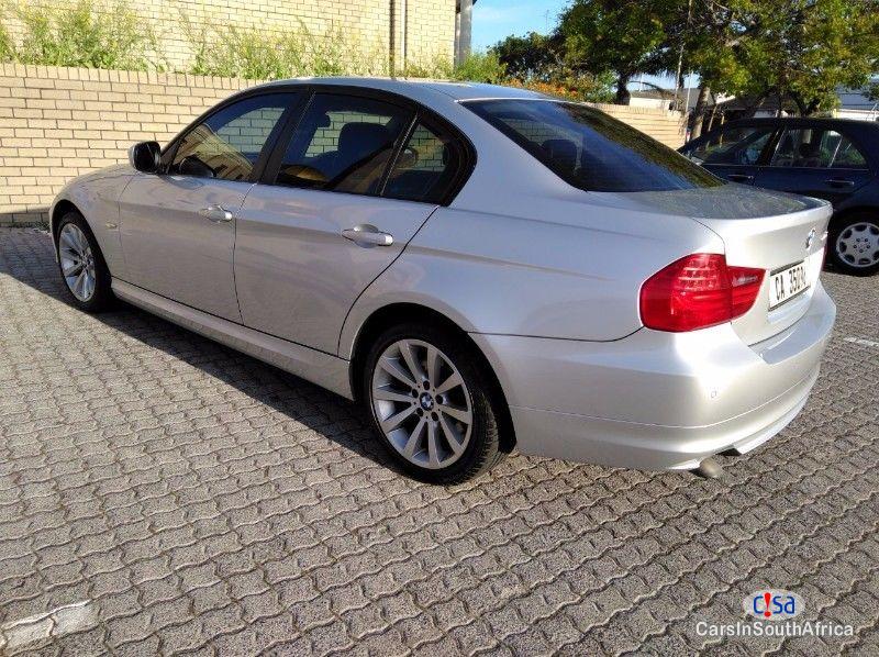 BMW 3-Series 320d Automatic 2012 - image 9