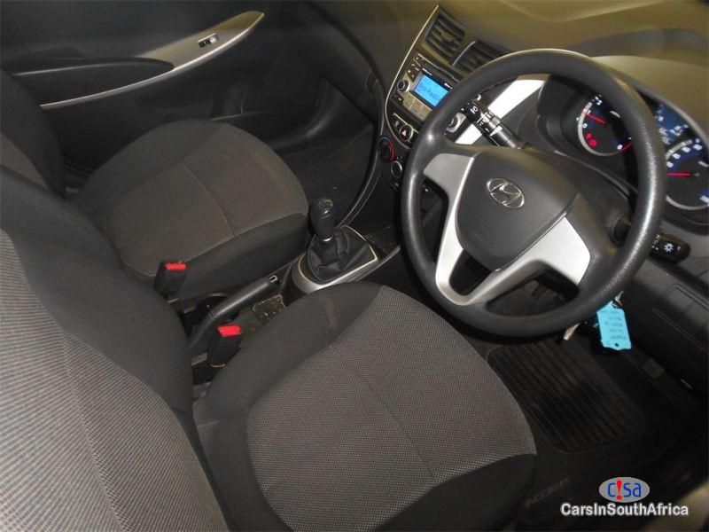 Hyundai Accent 1.6 GL Manual 2013 - image 9