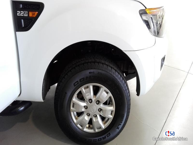 Ford Ranger 2.2 D Hp Xls 4X4 Manual 2015 - image 9
