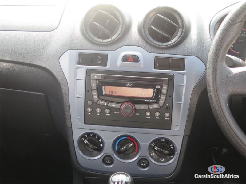 Ford Figo 1.4TDCi Ambiente Manual 2015 - image 9