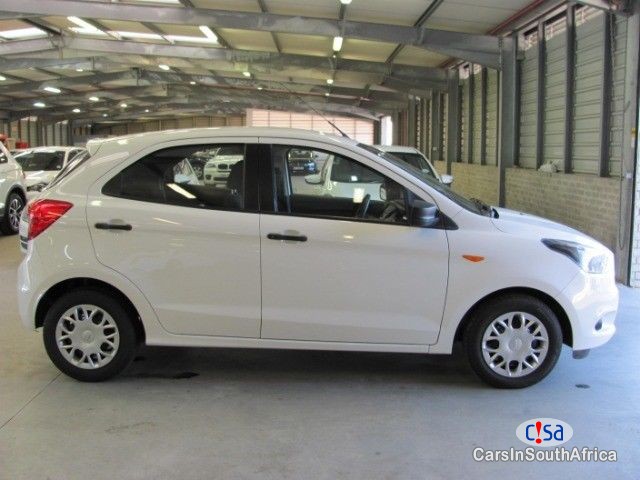 Ford Figo 1.5 AMBIENTE Manual 2017 - image 9