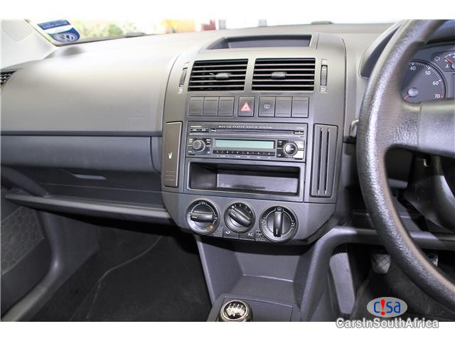 Volkswagen Polo 1.6 Manual 2009 - image 9