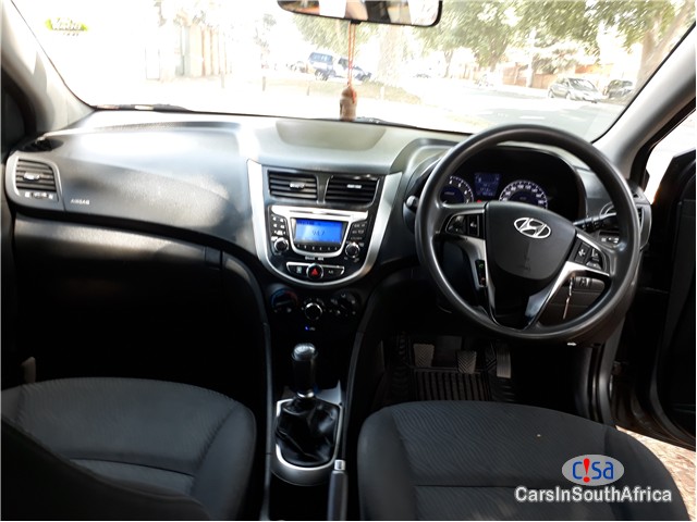 Hyundai Accent 1.6 GL Manual 2013 - image 9