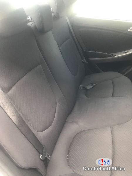 Hyundai Accent Manual 2015 - image 9