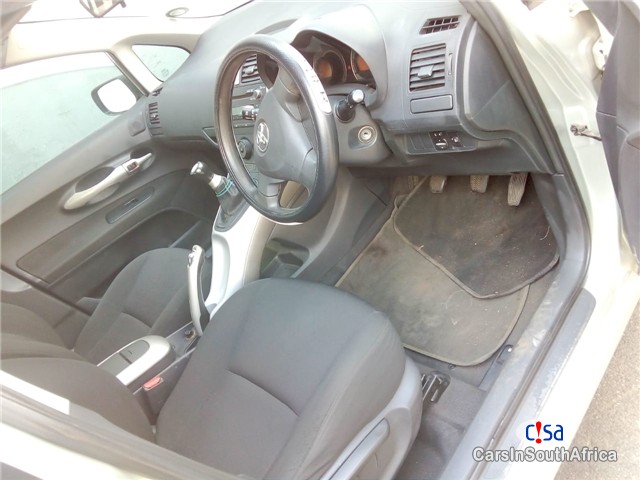 Toyota Auris 1.4 RT Manual 2007 - image 9