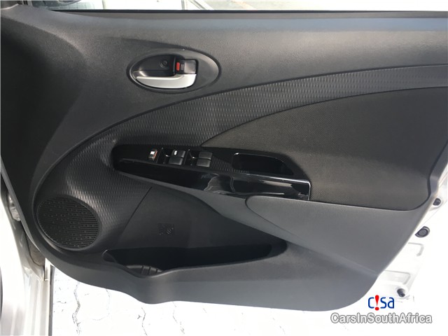 Toyota Etios MY14 1.5 Xs Cross Manual 2016 - image 9